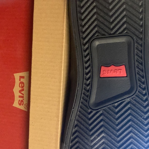 (1852) Levi's Womens Naya LUX Sporty Fashion Skate Sneaker Shoe size 10 - Picture 13 of 13